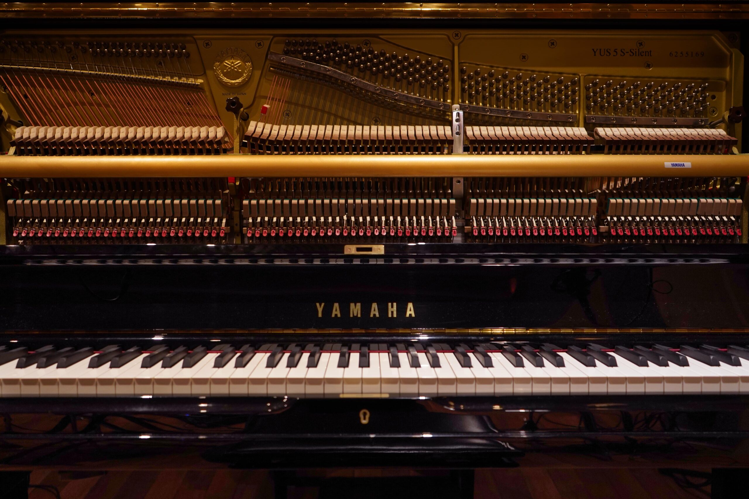 wood-studio-piano